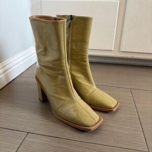 SOLD Intentionally Blank (Lisa Says Gah) Green Heeled Boots
